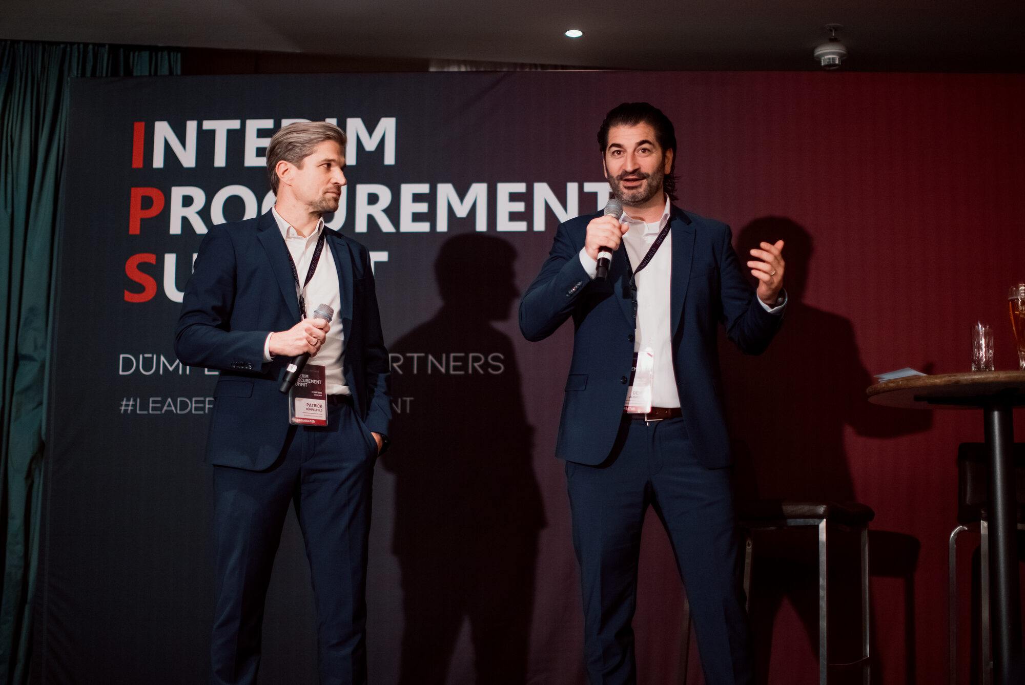 Dümpelfeld Partners auf der Bühne des Interim Procurement Summit