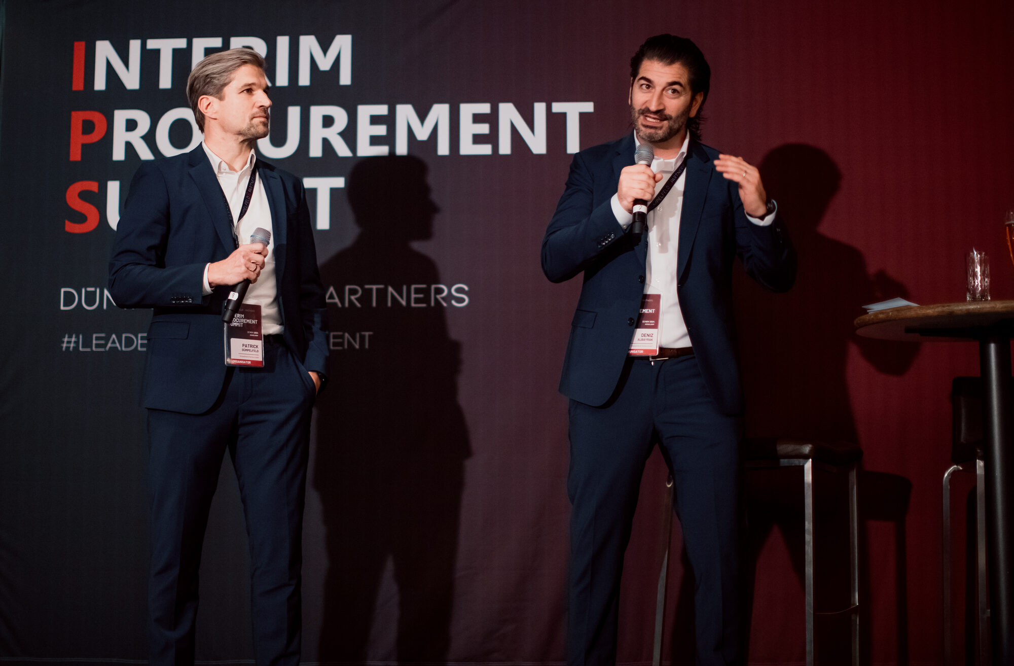 Auftritt auf der Bühne des Interim Procurement Summit